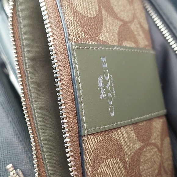 Coach Wrist Wallet - Picture 5 of 7